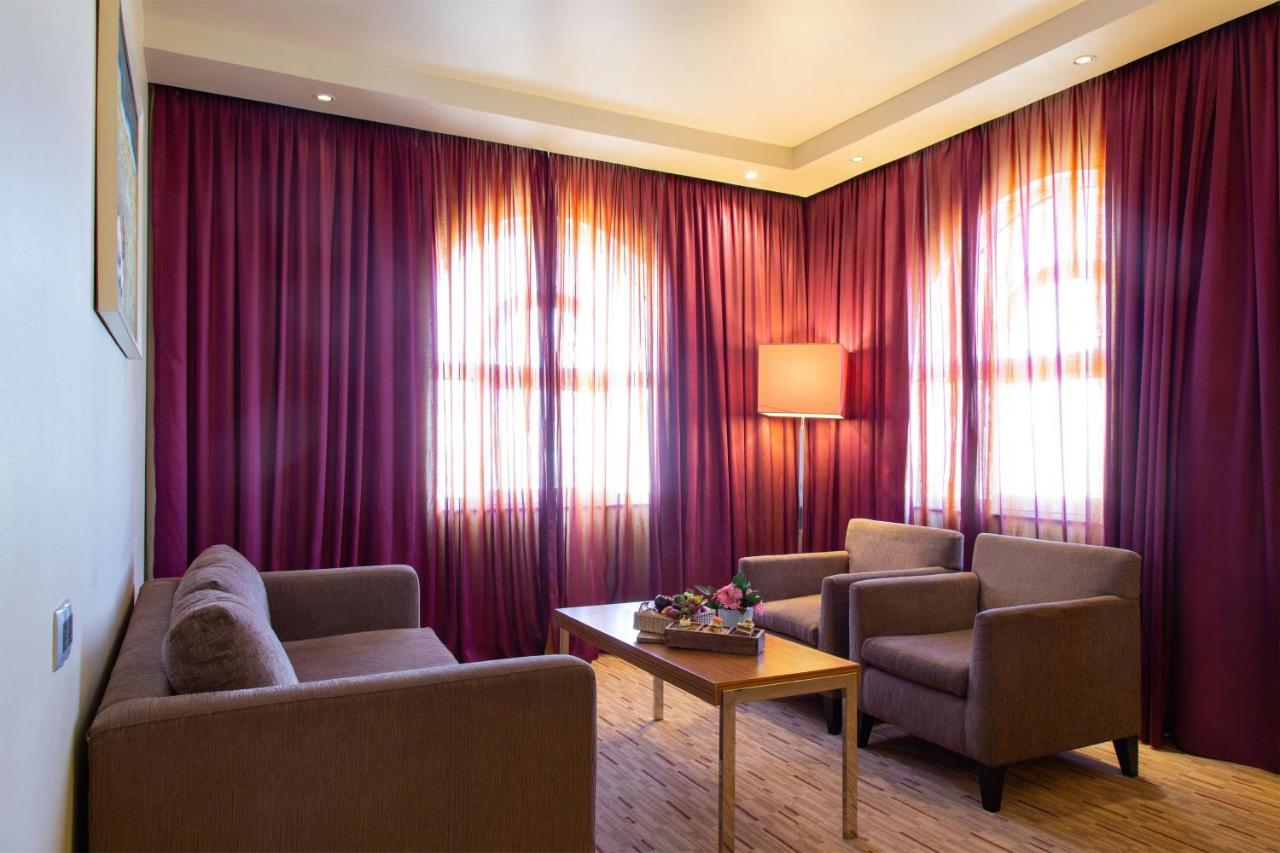 Hotel Radisson Blu Hotel, 4*