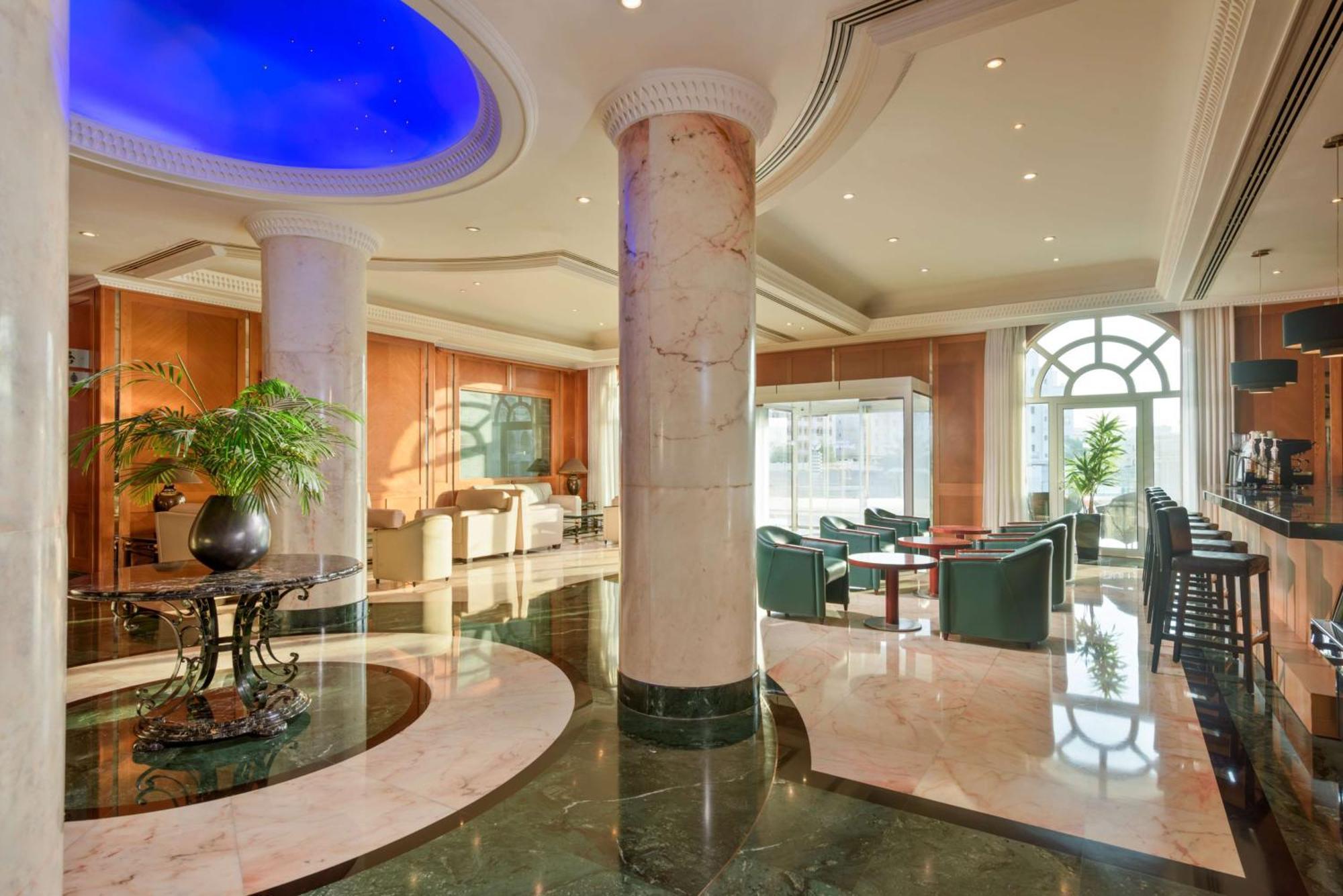 Radisson Blu Hotel, 4*