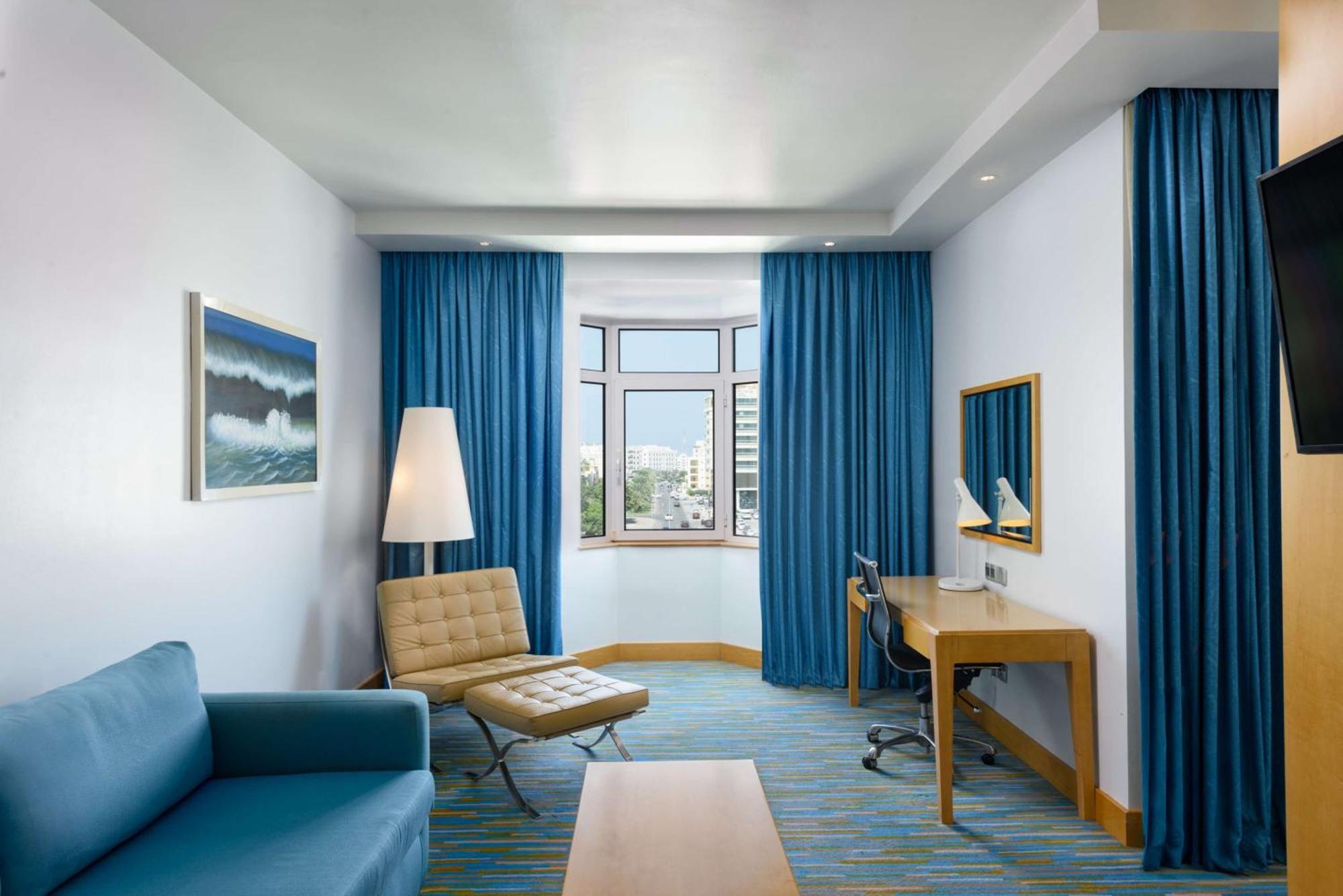 Hotel Radisson Blu Hotel, 4*