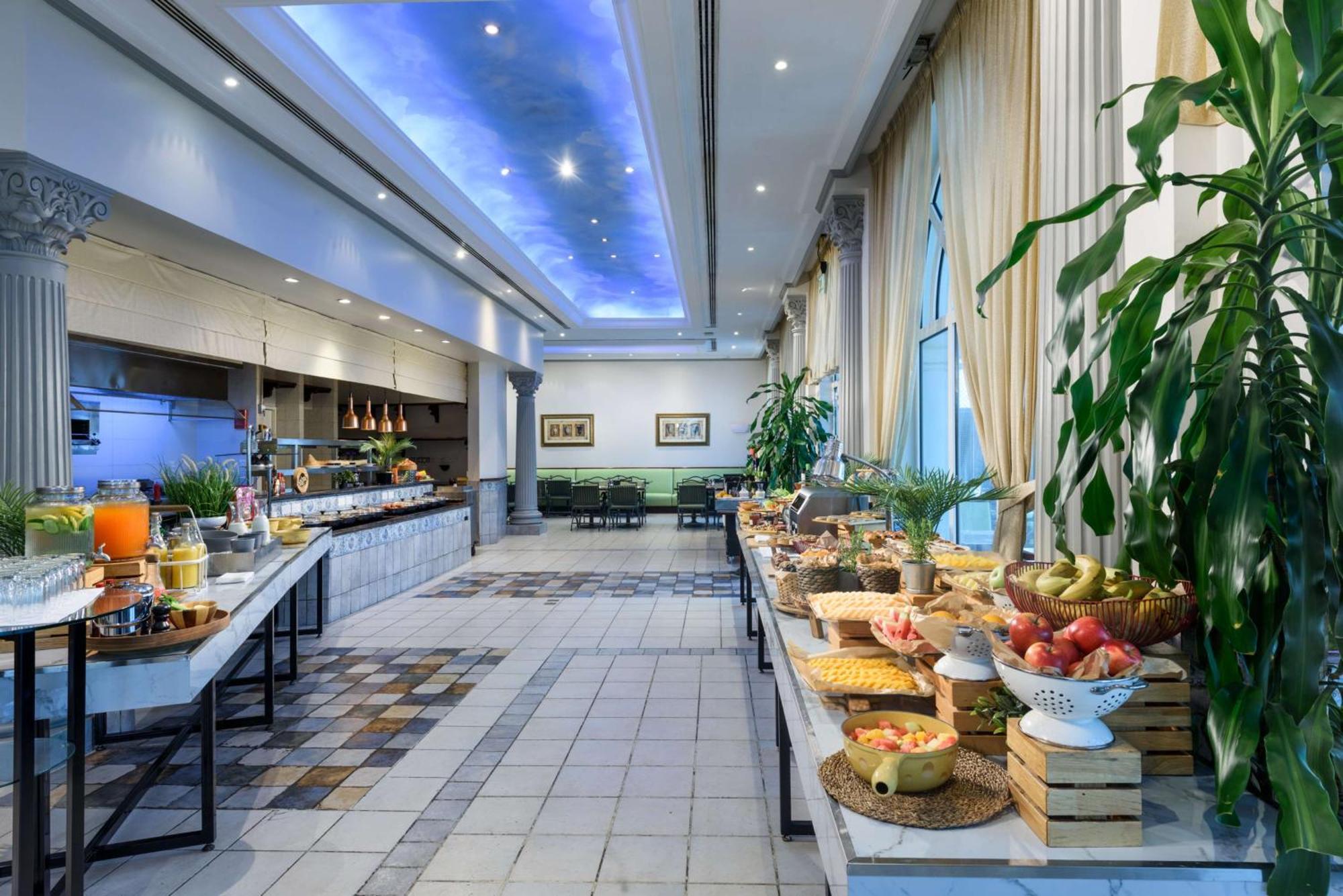 Hotel Radisson Blu Hotel, 4*